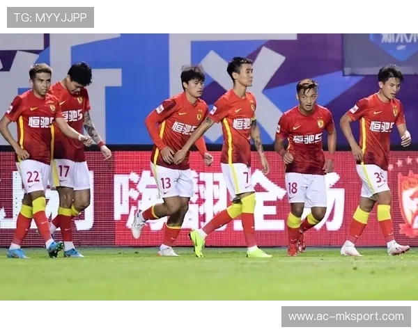 中超综述：广州队主场取胜锁定季后赛席位，中超 广州队